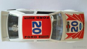 Starý model Bburago 1:24 Ford Escort XR 3 - 6