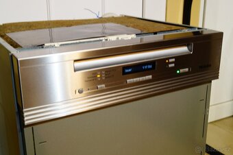 Miele vestavná nerezová myčka G 6410 SCi, tři koše - 6