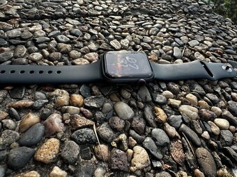 Apple Watch SE - 6