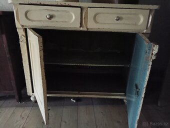 Starožitný nábytek - 6
