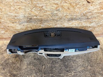 PALUBNÍ DESKA BMW E90/91 - 6