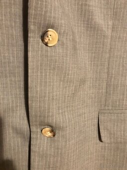 šedý oblek Hugo Boss,jemný proužek - sako NOVE, kalhoty TOP - 6