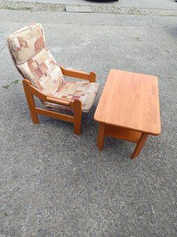 Prodám křesílko se stolečkem, dohromady - 6