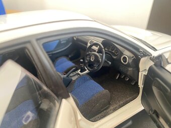 Subaru Impreza WRX STI (2001) 1:18 AUTOart - 6