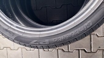 Prodám 2 x letní pneu Pirelli 235/40/19 - 6