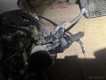 Predek z Yamaha R1 98-01 vhodny na prestavbu na upside-downy - 6