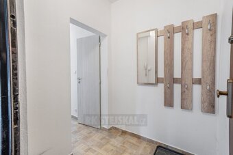 Prodej kompletně zrekonstruovaného bytu 1+1 v osobním vlastn - 6