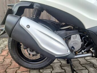 Piaggio Beverly 350i ABS, ASR - 6