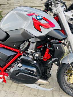 BMW R1200R LC r.v.2016 najeto 41tis km Akrapovič - 6