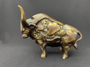 Socha bronz/mosaz Lava Bull - 6