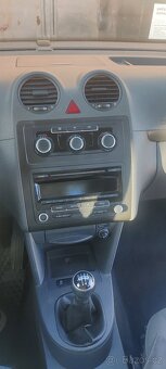 VOLKSWAGEN CADDY 1.2 tsi 77kw rok 2011 - 6
