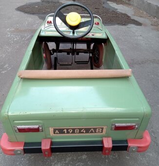 Šlapací autíčko - 6