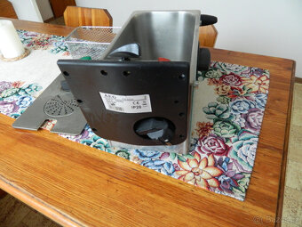 FRITÉZA NA SMAŽENÍ HRANOLKŮ A JOGURTOVAČ - 6