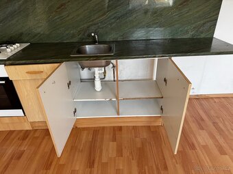 Kuchyňská linka s dřezem a spotřebiči - 6