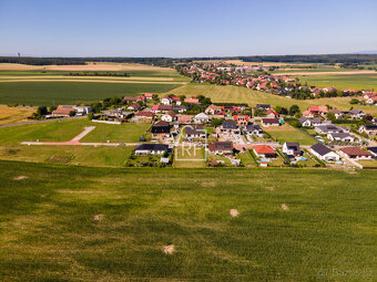 Prodej stavebního pozemku o rozloze 827 m2 včetně povolení a - 6