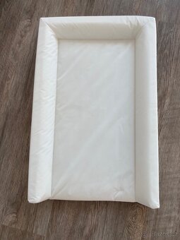 Postýlka s vybavením - 6