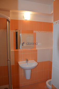 Pronájem bytu 1+kk, 31m² + terasa 30m2, ul. Sicherova, Praha - 6