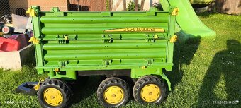 Přives šestikolový John Deere - 6