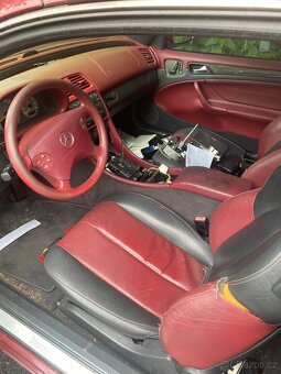 Mercedes CLK 320 veskere dily z vozu - 6