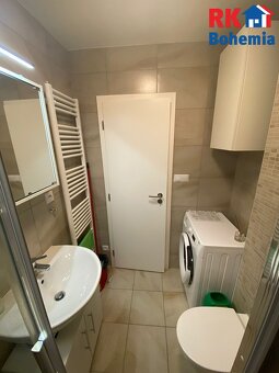 Pronájem bytu 2+1 s dvěmi lodžiemi - 59 m² - Praha Vršovice - 6