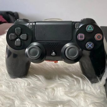Playstation 4 PRO 1TB - 6