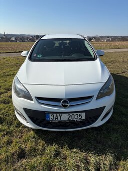 Prodám Opel Astra r.v. 2014 - 6