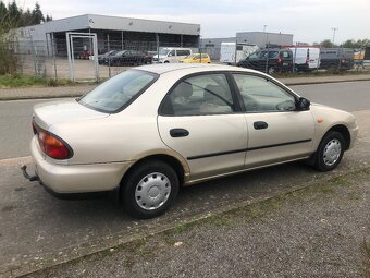 Mazda 323 1.5i sedan rok 1995 - 6