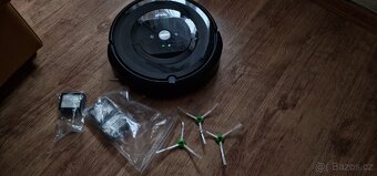 Robotický vysavač iRobot Roomba - 6