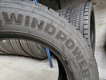 Záběrové nákladní pneu 295/60R22.5 - 6