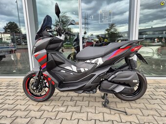 Aprilia SR GT 200 REPLICA - 6