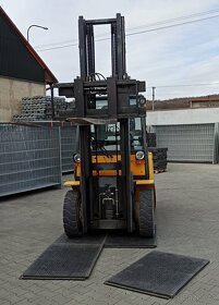 Pojezdová podlahová deska - levná PVC podlaha do garáže - 6