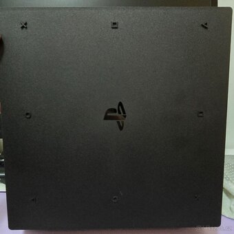 PS4 Pro 1TB - TOP stav, 2x DualShock, dokovací stanice a 3 h - 6
