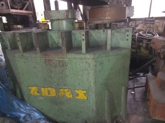 Hydraulický lis ŽĎAS LVH 2500 - 6