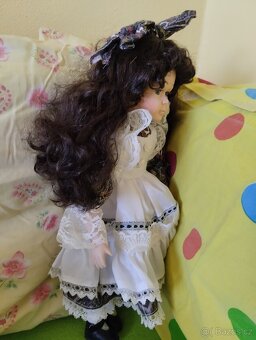 Značená porcelánová panenka - 6