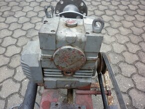 PŘEVODOVKA S ELEKTROMOTOREM - 6