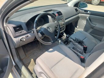 Volkswagen Golf V - 6