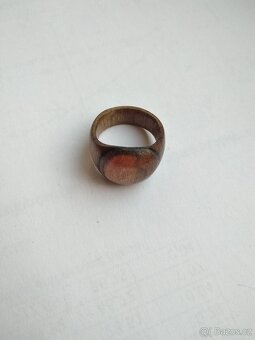Náramky s korálky, dřevěný prstýnek - 6