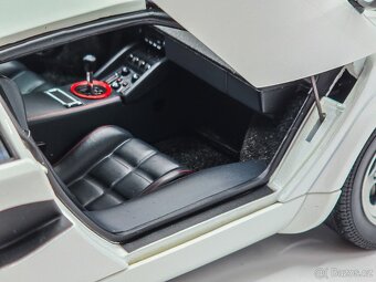 Lamborghini Countach 5000s 1:18 Autoart - 6