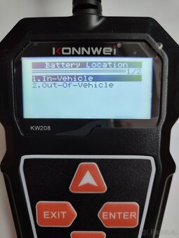 Tester autobaterie KONNWEI KW208. - 6