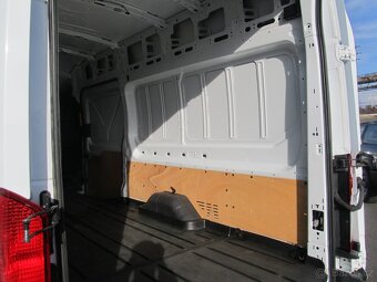 Ford Transit 2.0 TDCI L4H3 JUMBO ČR 1.maj - 6