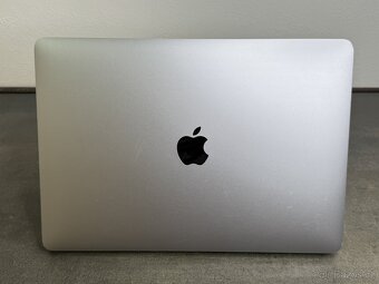 MacBook Air 13'' 2020 M1 / 8GB / 256GB SSD / Space Gray - - 6