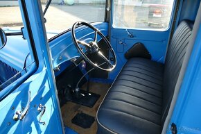 1933 Ford V8 pickup - 6