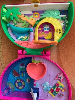 Retro Polly Pocket + novější, LOL panenky se stojanem.. - 6