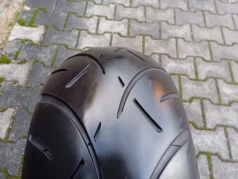 260/40/18 Night Rod Breakout pneu Metzeler - 6