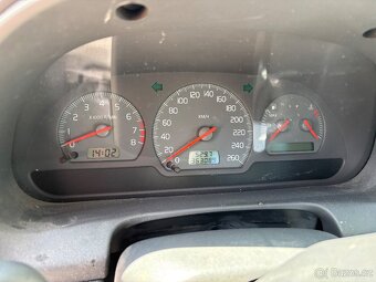Volvo S40 2.0t 121kW - 6