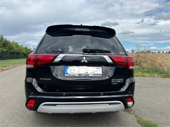 Outlander PHEV 2.4 PLUS FA-P(7/2019, 146 t km)+příslušenství - 6