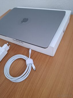 Macbook Air 13 palců M1 chip 8 GB RAM 256 SSD 250 cyklu - 6