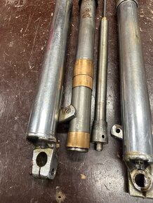 Predám prednú tlumiče JAWA ČZ 175 250, kyvacka, dobrý stav - 6