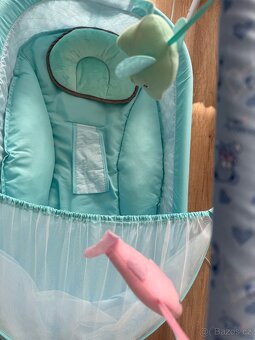 Kolébka s hudbou a houpáním - 6