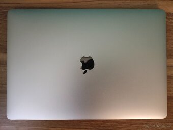 MacBook Pro 2017 15 | i7 • 16GB • 256GB SSD - 6